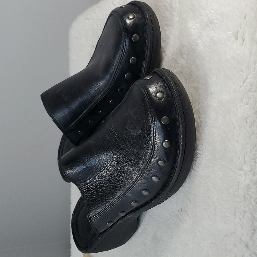 Born black mules size 7